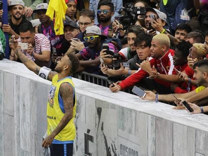 Neymar, durante un acto en Praia Grande (Brasil).