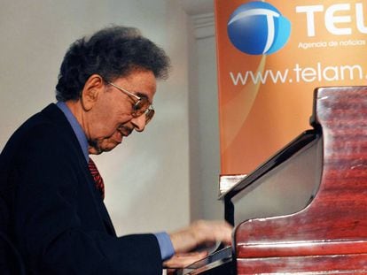 Un idilio centenario: el de Horacio Salg&aacute;n y el piano.
