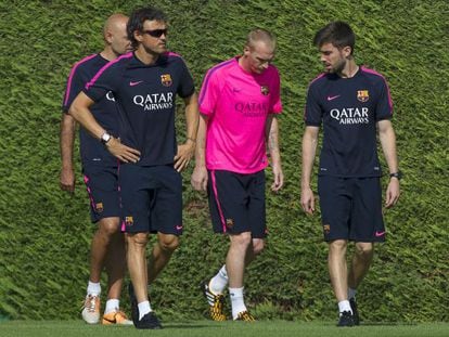 Luis Enrique amb Mathieu, en un entrenament del Barça.