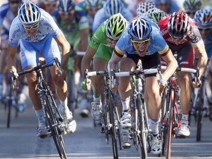 Sprint ganado por Mark Cavendish