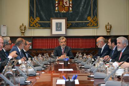 El presidente del Consejo General del Poder Judicial, Carlos Lesmes, preside el pleno del órgano, el 8 de septiembre.