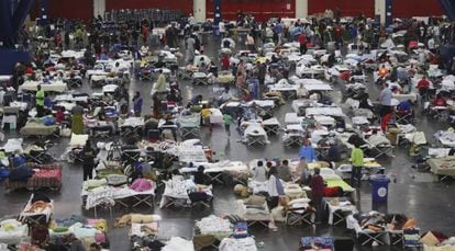 El centro de convenciones de Houston, donde se han refugiado 10.000 personas.