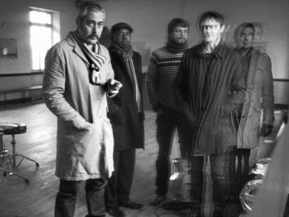 Tindersticks en una imagen promocional de la banda.