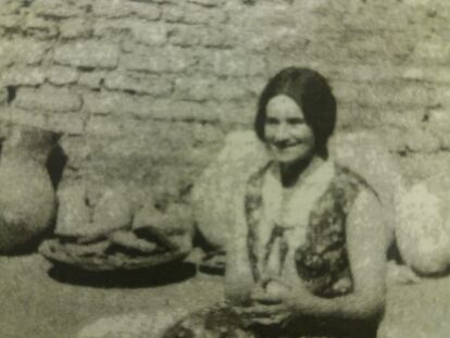 Mary Chubb at the Tell-el Amarna excavations in the 1930s.