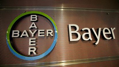 Logo de Bayer en su sede de Leverkusen, en Alemania