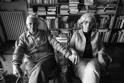 Fina García Marruz y su esposo, el también poeta Cintio Vitier (1921-2009), en una imagen de 1997.