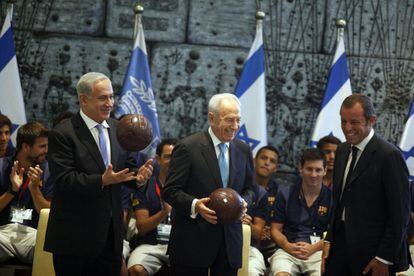 Sandro Rosell con el presidente de Israel, Simon Peres, y el primer ministro Benjamin Netenyahu.