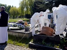 Funeral en el cementerio de El Salvador de Vitoria.