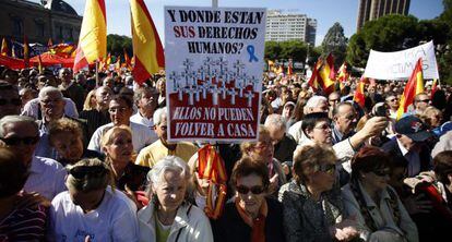Concentración de la Asociación Víctimas del Terrorismo, en 2013.