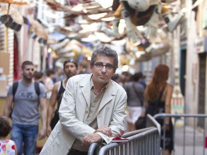 Jordi Martí Grau , líder del grupo Socialista en el Ayuntamiento de Barcelona, fotografiado en la calle de Mozart del barrio de Gràcia de Barcelona.