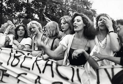 Personas transexuales encabezan el primer Orgullo LGTBI (entonces llamado Gay) español, en Madrid en 1978.