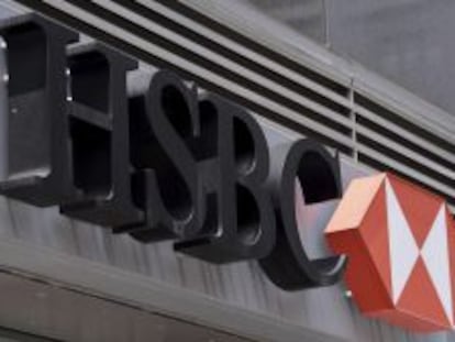 En la imagen, logotipo de la sede del banco HSBC. EFE/Archivo