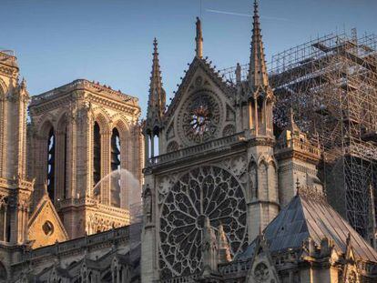 Las donaciones particulares para Notre Dame disfrutarán de una exención fiscal del 75%