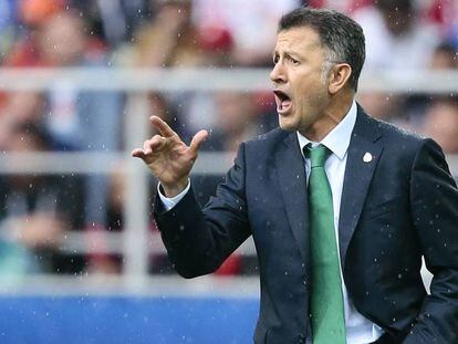 Osorio durante un partido con la selección de México.