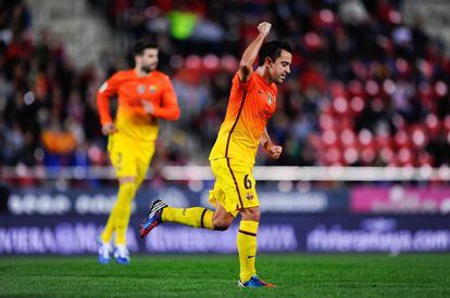 Xavi celebra el primer gol del partido.