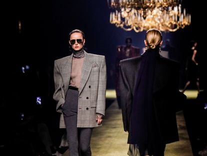 Presentación de la colección otoño/invierno 2023-2024 de Saint Laurent, durante la semana de la moda de París, el 28 de febrero 2023.