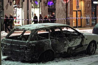 Estado del coche bomba que ha explotado en el centro de Estocolmo.