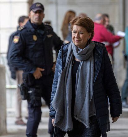 La exconsejera de Economía de la Junta de 1994 a 2004, Magdalena Álvarez, a su llegada a la Audiencia de Sevilla. Ha sido condenada a nueve años de inhabilitación por prevaricación.