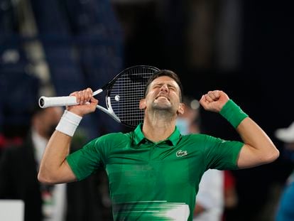 Djokovic celebra su victoria contra Musetti, este lunes en Dubái.