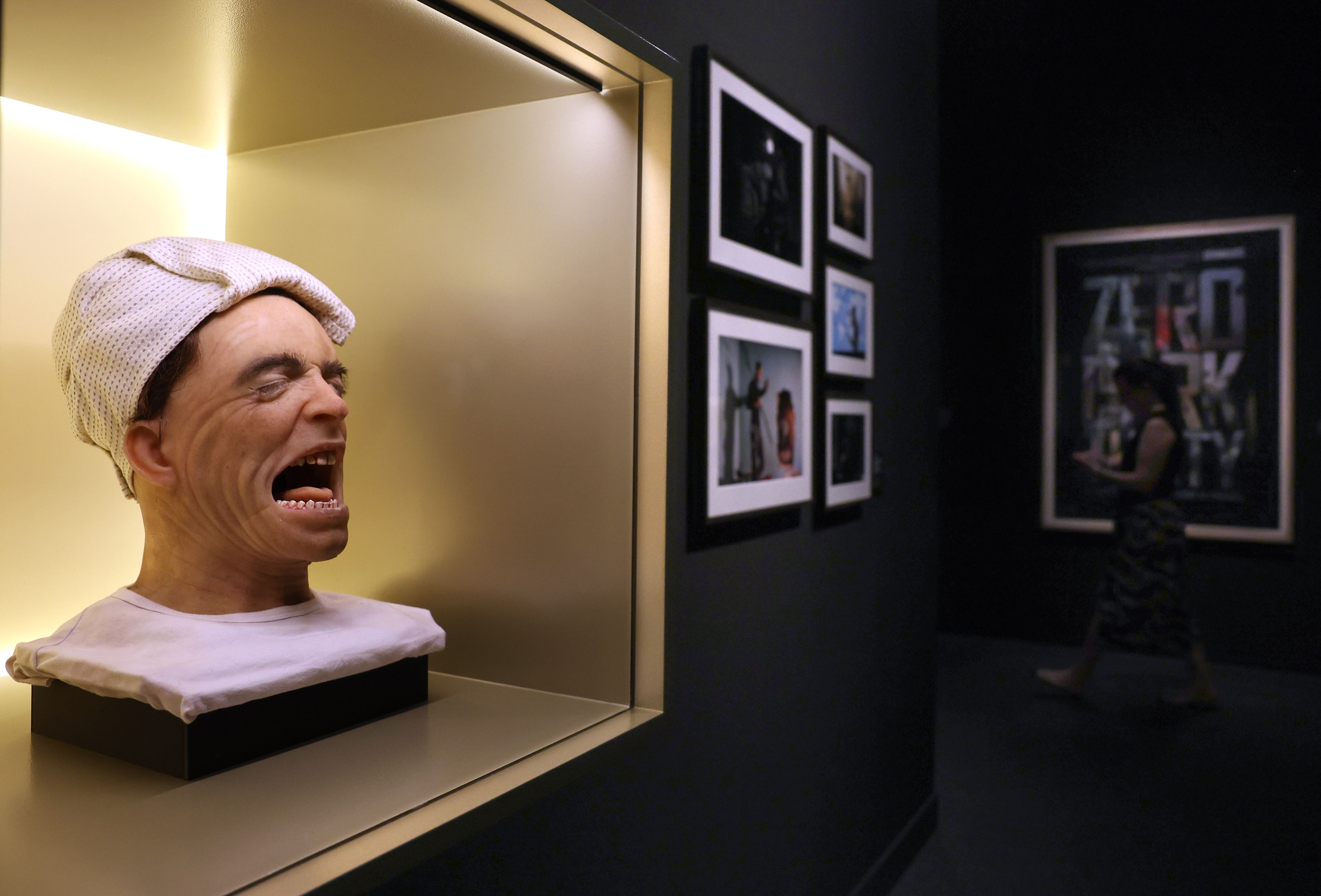 Una de las cabezas de látex que imitan el rostro de Arnold Schwarzenegger en 'Desafío total', donde daba vida a un agente doble.