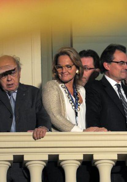 Artur Mas, la nit de les eleccions, amb la seua dona i Jordi Pujol.