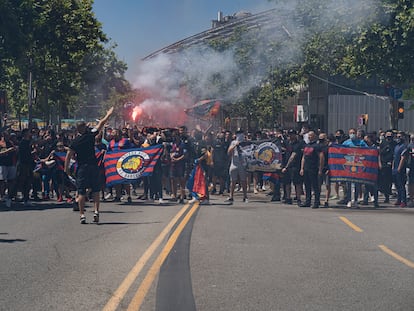 Los Boixos Nois en los aledaños del Camp Nou en mayo del año pasado.