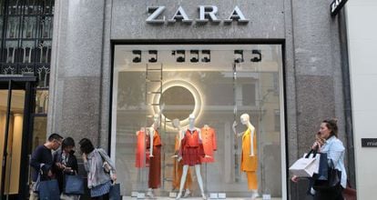 Un escaparate de una tienda de Zara en Niza (Francia).
