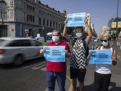 Protesta contra la moratoria de multas a Madrid Central, en la calle Alcalá el pasado 5 de julio