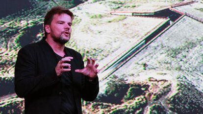 Bjarke Ingels durante su conferencia en el Centro Roberto Garza Sada.