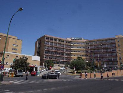 El Hospital Virgen del Rocío de Sevilla. En vídeo, declaraciones de María Luisa Carcedo, ministra de Sanidad en funciones.