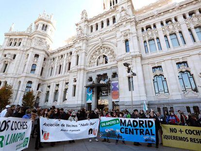 Manifestación en apoyo a Madrid Central que recorrió el pasado sábado la calle Alcalá desde la plaza de Cibeles a la Puerta del Sol.