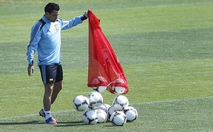 Xavi, en un entrenamiento en Polonia.