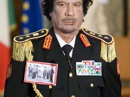 Gadafi, las velinas, las amazonas y la melancolía de B.
