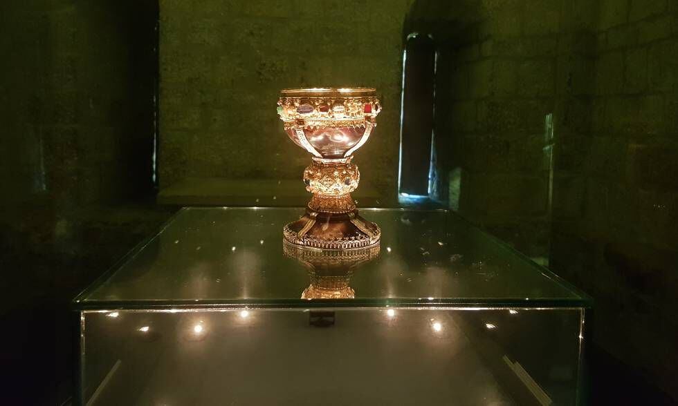 El cáliz original de doña Urraca, un cuenco romano de ónice del siglo I adornado posteriormente con las joyas de la hija del rey leonés.