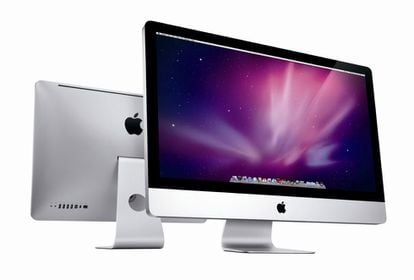Con el iMac llegó una serie de ordenadores pensado para el "todo en uno". Orientados para el mercado doméstico, se caracterizan por integrar el CPU y el monitor en un único aparato. Es decir, todas las ventajas de Apple en menos espacio. La i del nombre llega asociada a Internet, innovación, inspiración, instrucción e individual. En 2009, Apple presenta el iMac Core, con pantallas de 21,5'' o de 27'', ambas retroiluminados con LED y con webcam integrada.