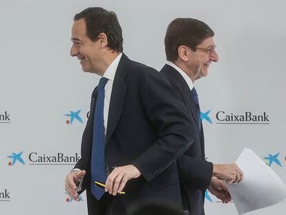 Gonzalo Gortazar, consejero delegado de Caixabank (a la izquierda) y Jose Ignacio Goirigolzarri, presidente, el pasado mes.