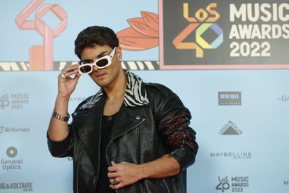 El cantante Abraham Mateo, a su llegada a la gala de LOS40 Music Awards.
