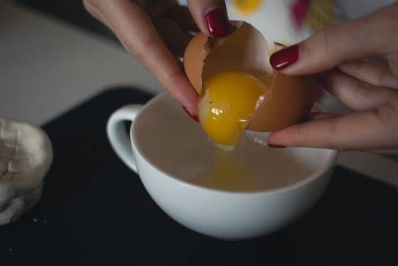 La yema de huevo es uno de los ingredientes fundamentales para elaborar este cubata infantil