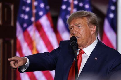 Donald Trump, durante su declaración ante los medios en el club de golf en Bedminster (Nueva Jersey), este martes. 