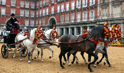 Espect&aacute;culo organizado por Jerez para Fitur en la Plaza Mayor en 2004. 