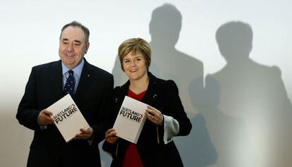 El líder de l'SNP, Alex Salmond, i la seva successora, Nicola Surgeon, abans del referèndum.