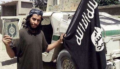 El terrorista que atentó en París el 13 de noviembre Abdelhamid Abaaud, en una foto difundida el pasado febrero.