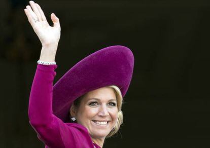 M&aacute;xima de Holanda, saludando desde el balc&oacute;n del palacio de Noordeinde, durante el D&iacute;a de la Princesa, en septiembre de 2012.