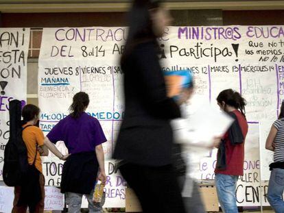 Pancartas contra el nuevo modelo educativo en la Universidad Complutense de Madrid.