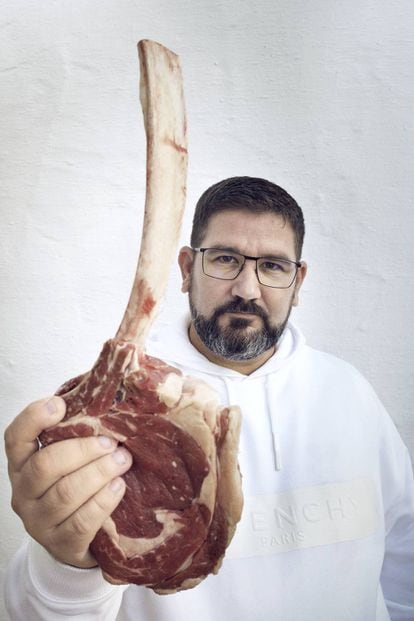 Dani García sirve carne de ternera con dos maduraciones distintas, de 15 y de 45 días.