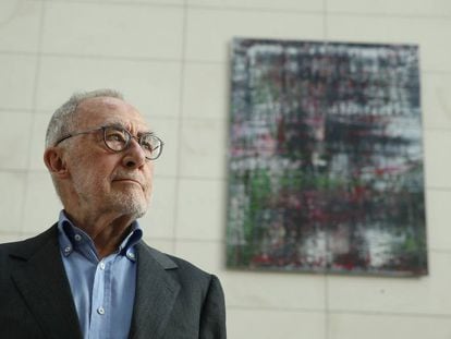 Gerhard Richter, junto a una de sus obras el pasado septiembre en Berlín.