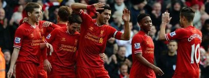 Los jugadores del Liverpool celebran un gol