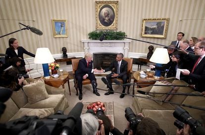 Barack Obama y Donald Trump, en la Casa Blanca en 2016.