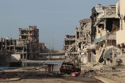 Sirte, ciudad natal de Gadafi y la última en ser tomada por los rebeldes, totalmente destruida.