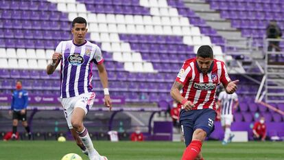 Suárez marca el gol de la remontada ante el Valladolid, este sábado en Zorrilla.